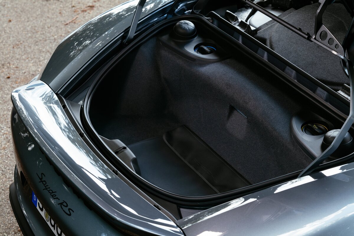 Porsche 718 Spyder RS