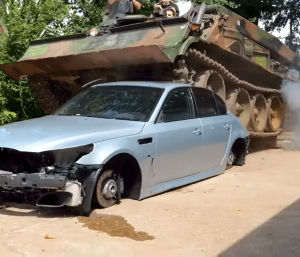 Tanque sobre BMW M5