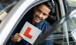 De la L a la R: cómo se distingue a los conductores noveles en otros países