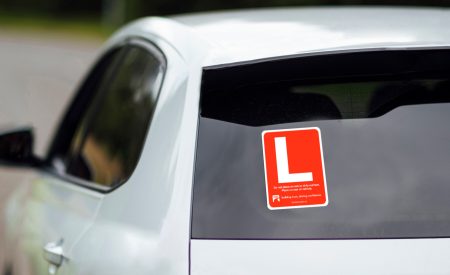 Placas de la L de diferentes países