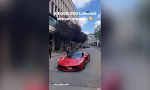 Ridículo: pone en riesgo su Ferrari de cuatro millones de dólares por hacerse viral