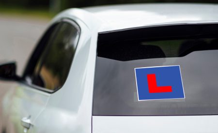 Placas de la L de diferentes países