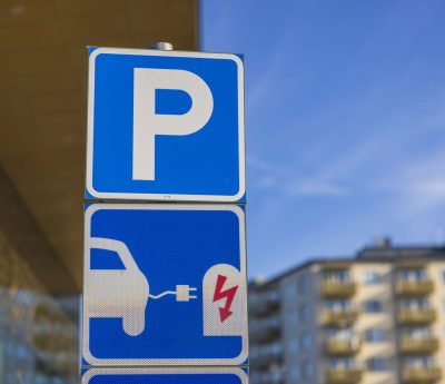 aparcamiento coche eléctrico