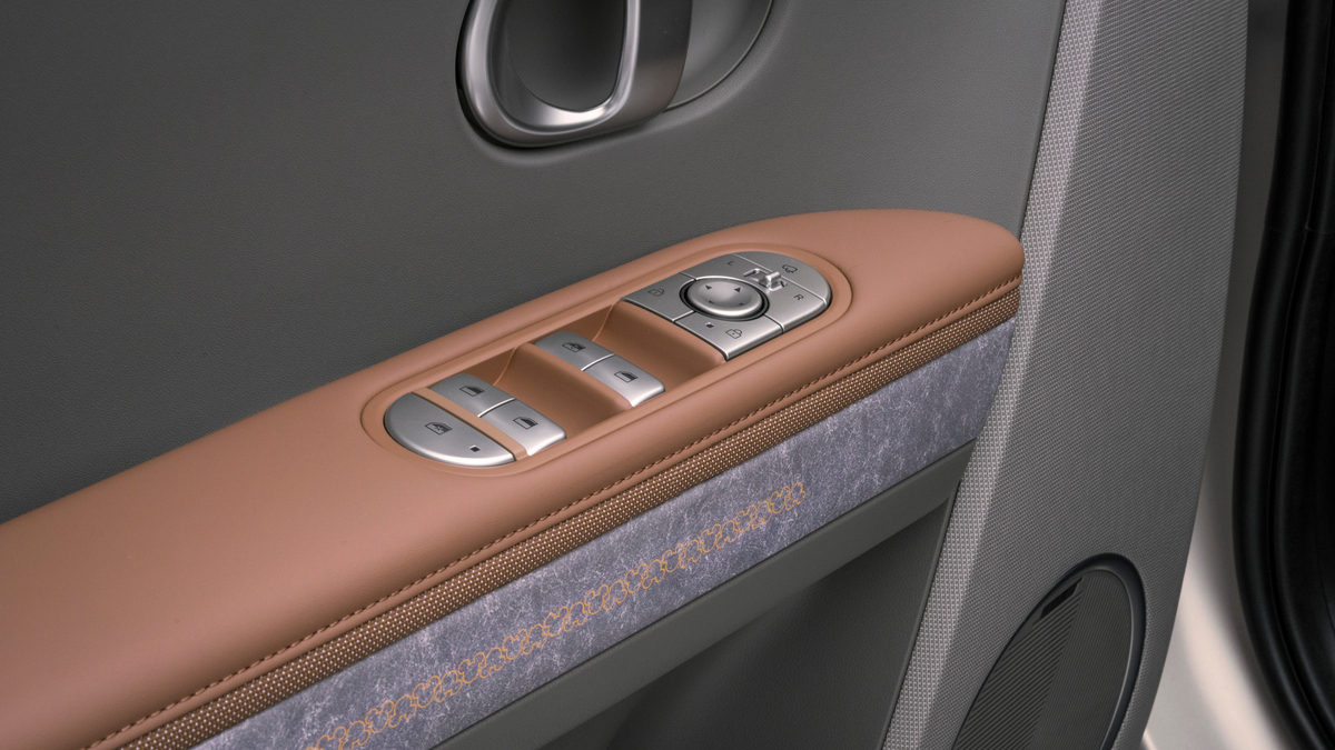 IONIQ 5 Disney100 Platinum Edition