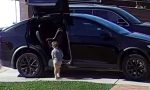 Cuidado con las puertas del Tesla Model X: este niño casi no lo cuenta