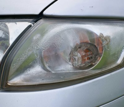 faro coche humedad gotas