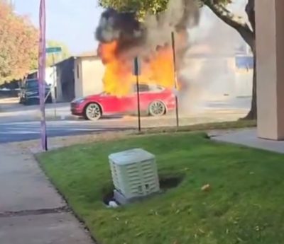 Coche eléctrico comienza a arder