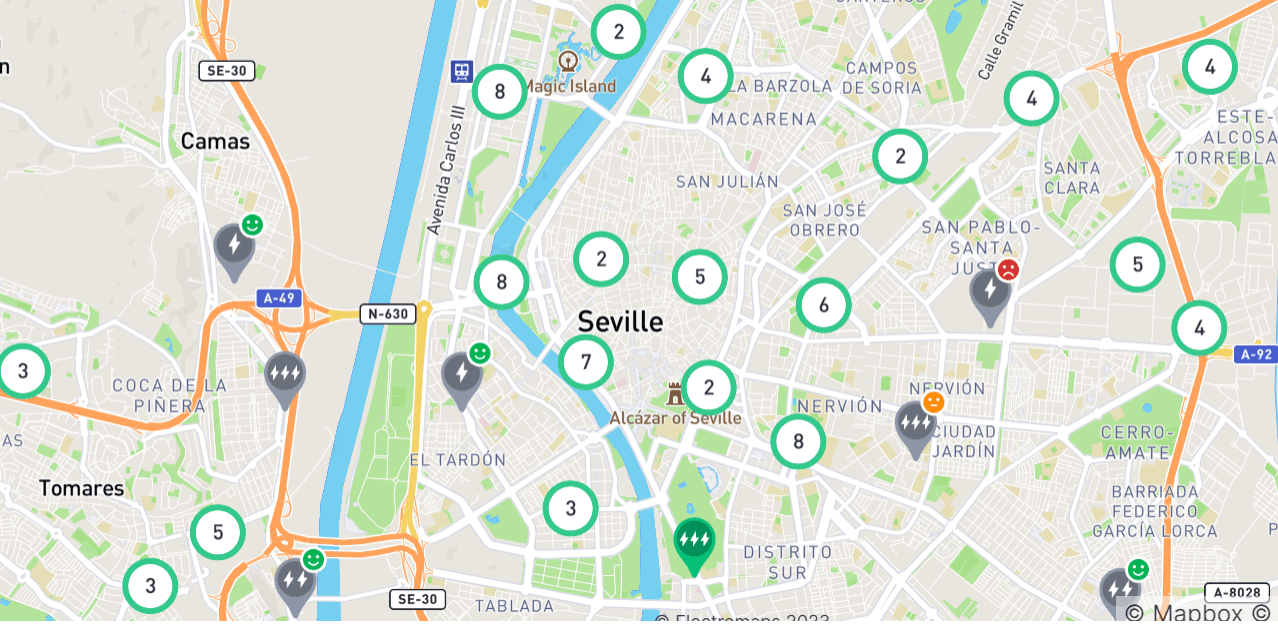 Captura de pantalla Electromaps: puntos de recarga en Sevilla.