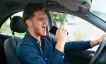La canción que casi todo el mundo conoce y nadie debería escuchar en el coche