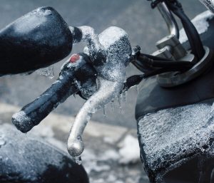 moto frío hielo.jpg