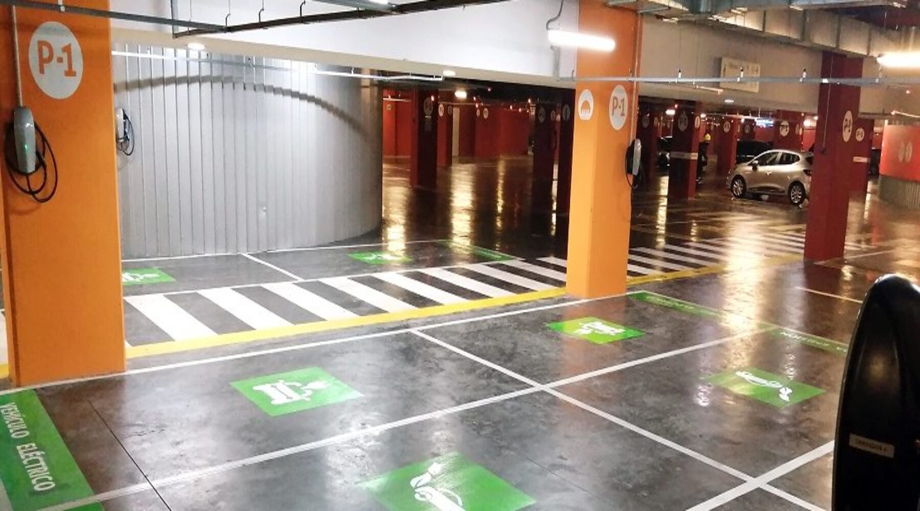 cargar coche eléctrico sevilla