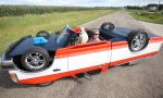 Con las ruedas del revés: un coche invertido basado en dos modelos de Ford circula por Estados Unidos