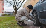 Cómo cuidar las ruedas en invierno: es un truco sencillo y evita una avería muy común cuando hace frío
