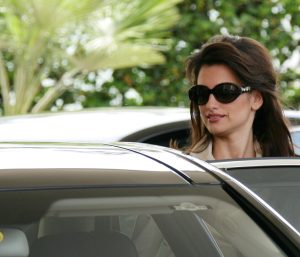 penélope cruz coche