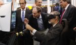 El Rey Felipe VI prueba el simulador de Hispano Suiza en el MWC Barcelona