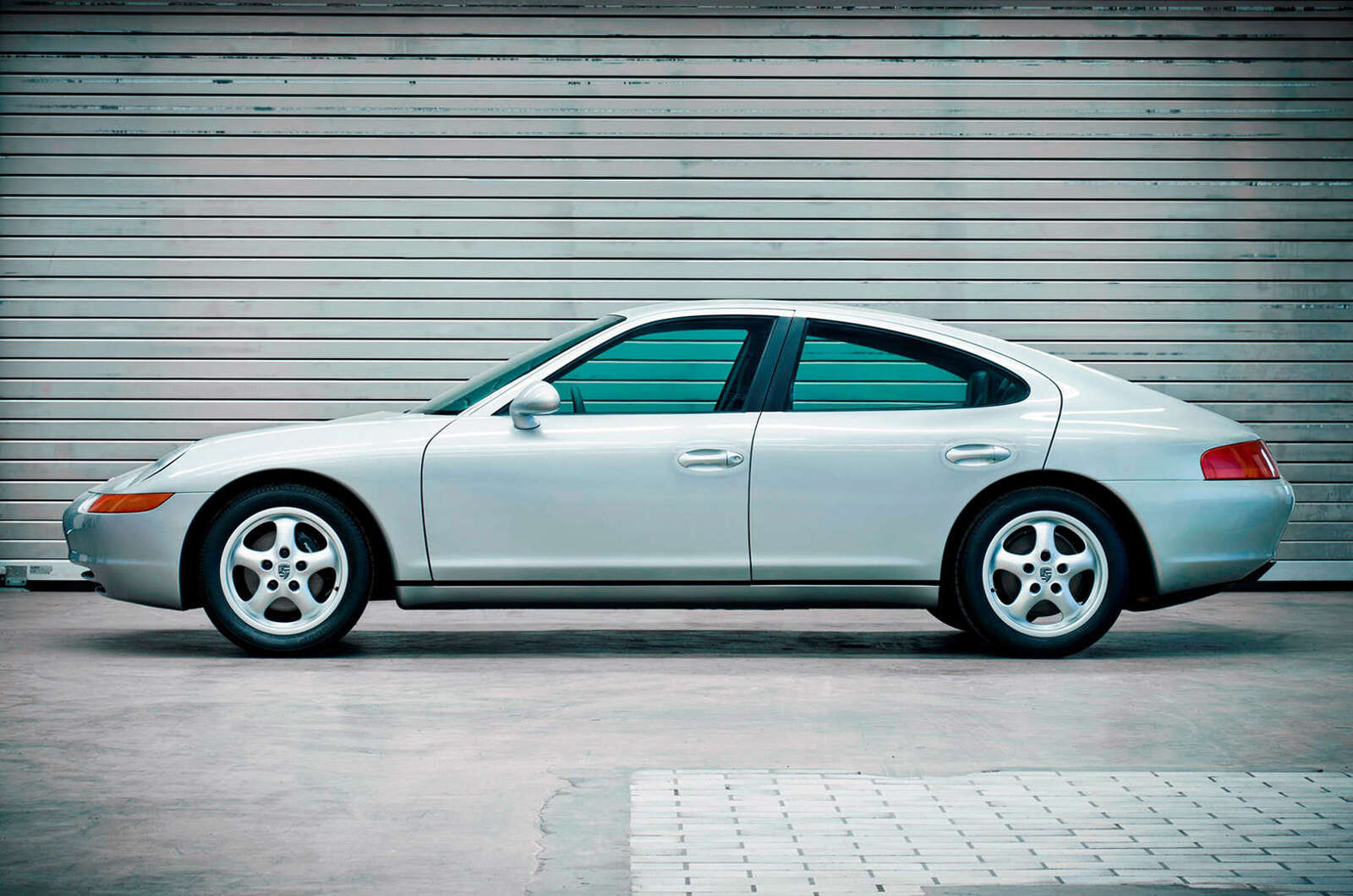 Porsche 989