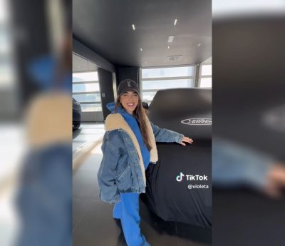 Violeta Mangriñán coche