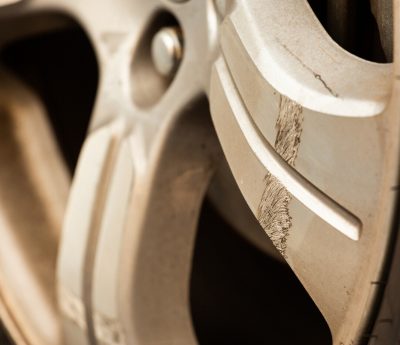 limpiar llanta del coche