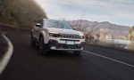 El Jeep Avenger estrena motor híbrido y consigue la etiqueta ECO por 25.000 euros
