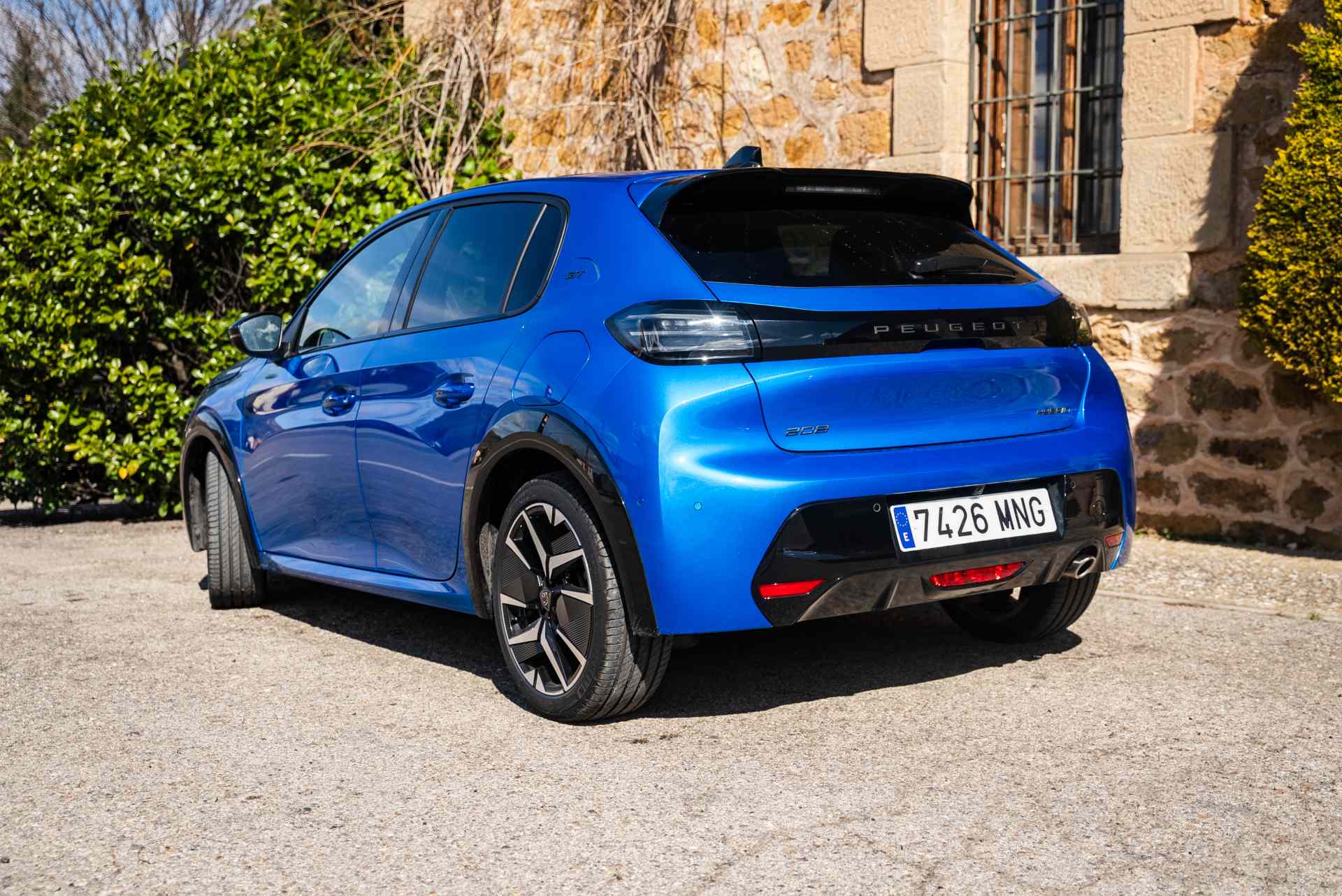Peugeot 208 HYBRID