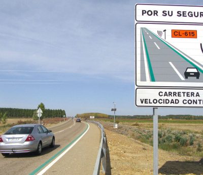 líneas verdes carreteras