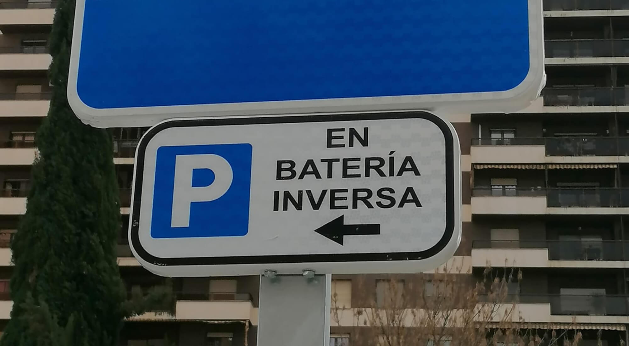 aparcar bateria inversa