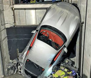 Ferrari roma ascensor