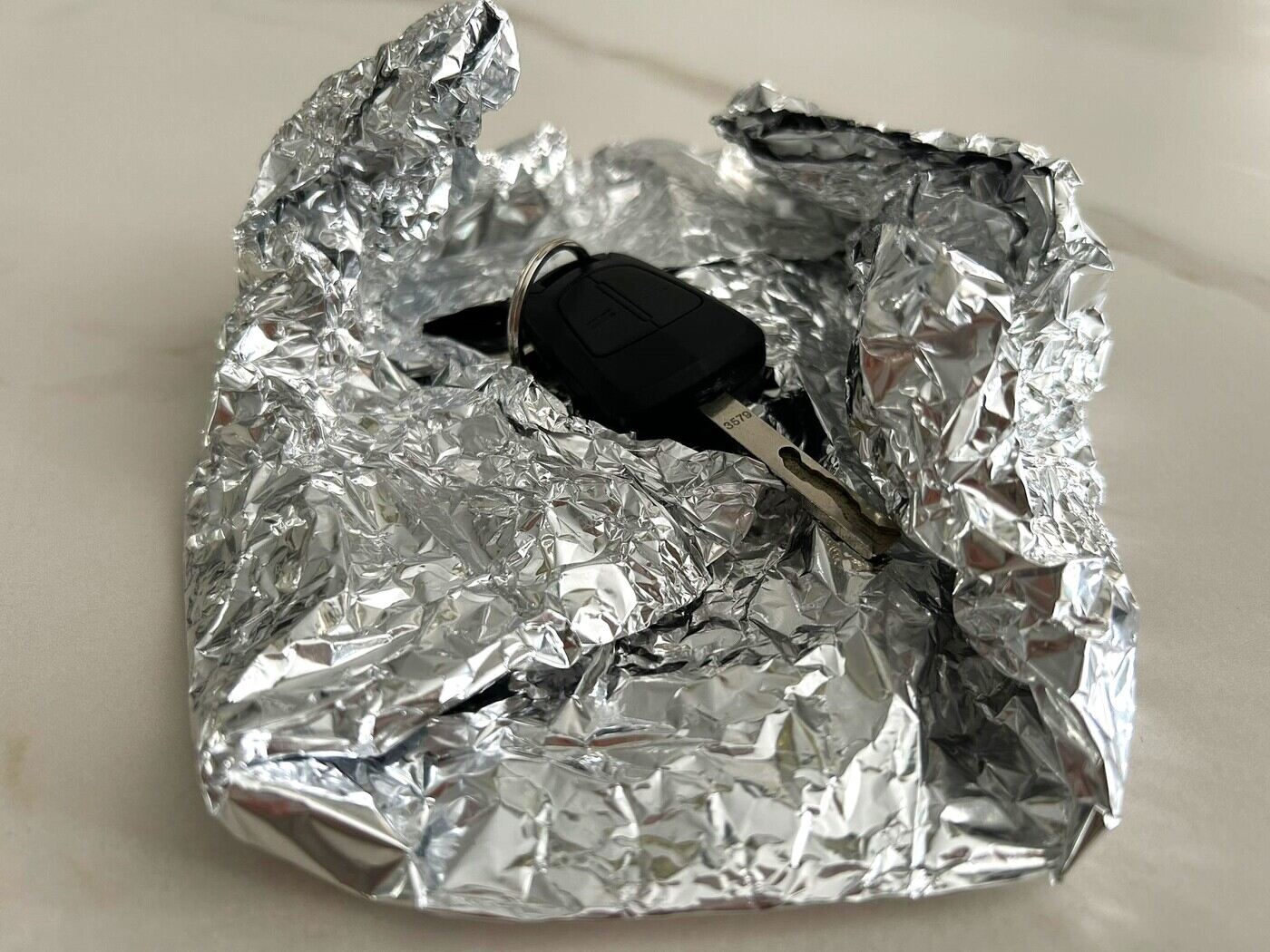 llave coche papel aluminio