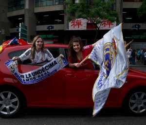 Fans del Real Madrid en coche