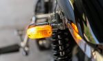 Cómo tienen que ser los intermitentes de moto homologados para que pasen la ITV