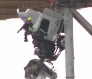 accidente camionera puente