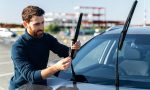 Cómo cambiar las escobillas del coche: el paso a paso definitivo