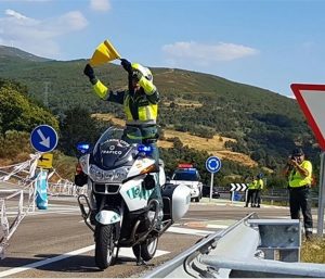guardia civil banderín amarillo