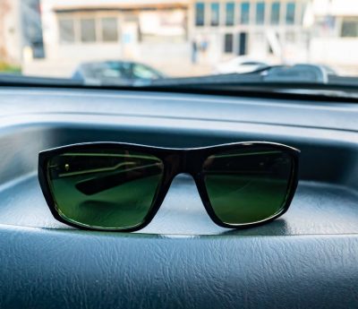 Gafas salpicadero coche