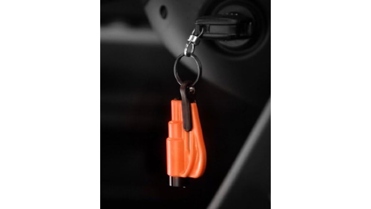 El rompecristales del coche es muy fácil de utilizar