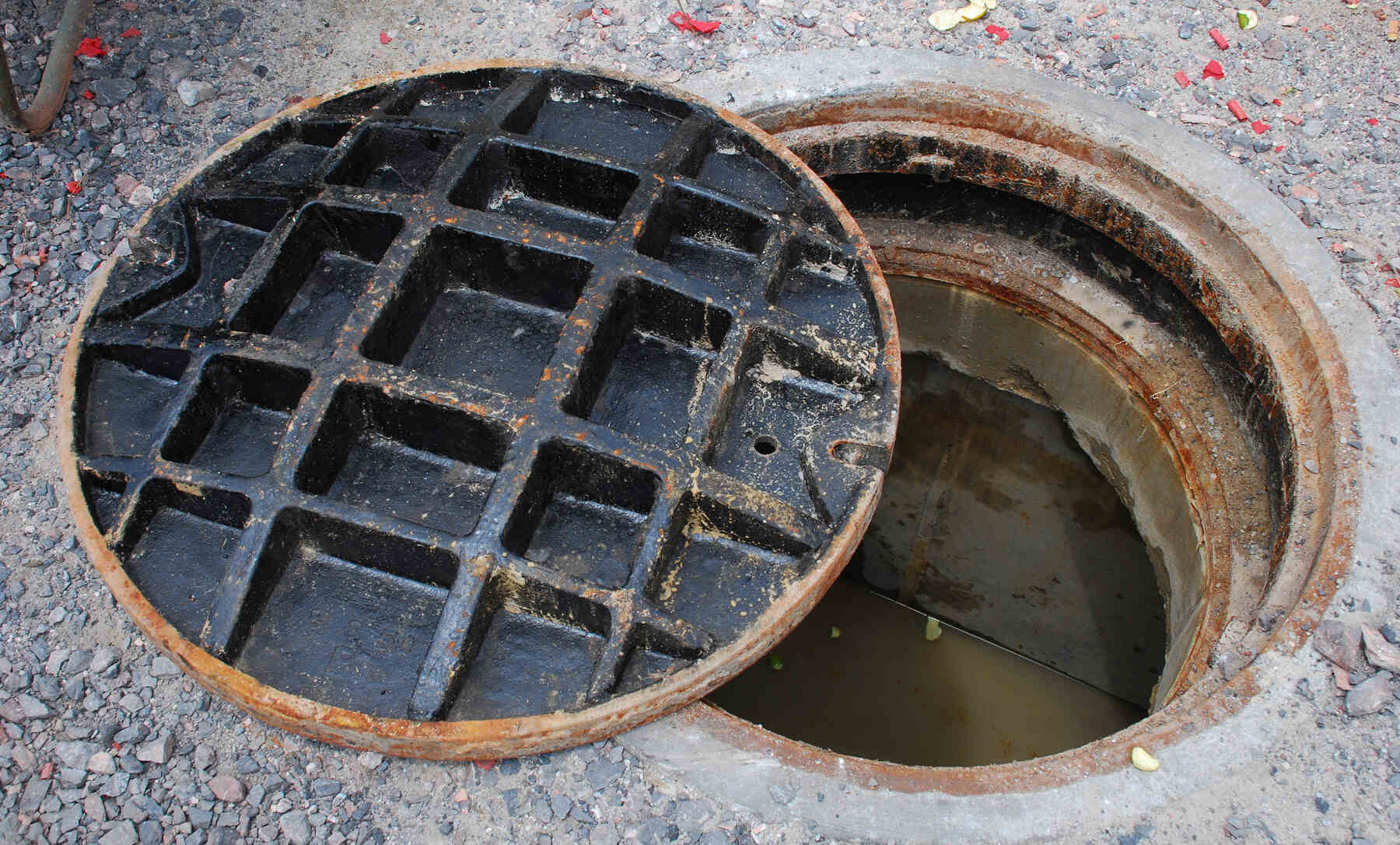 robos tapas alcantarilla