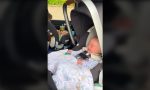 Una madre comparte su truco viral para evitar que los niños lloren al viajar en sus sillas infantiles
