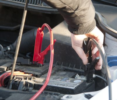 recargar bateria coche