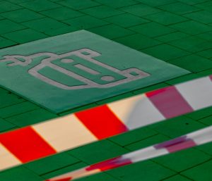 conductor coche eléctrico