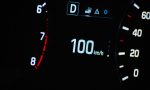 El país que no quiere que los coches superen los 100 km/h: esta propuesta los limitaría