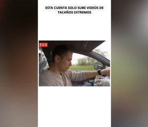 Coche forrado de plástico