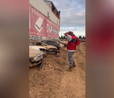 Hombre encuentra su coche dana