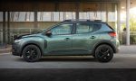 El Dacia Sandero recupera el primer puesto y doblega a su rival chino