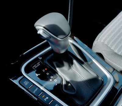 Palanca cambios coche híbrido