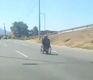 Circula en silla de ruedas