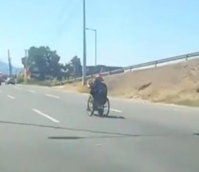 Circula en silla de ruedas