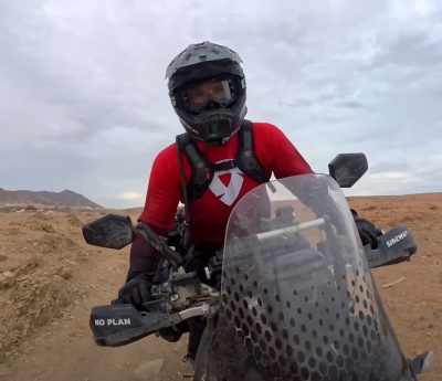 Sinewan rompe su moto