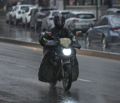 Moto lluvia