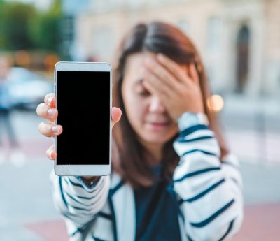 Teléfono móvil roto