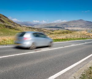 coche carril izquierdo